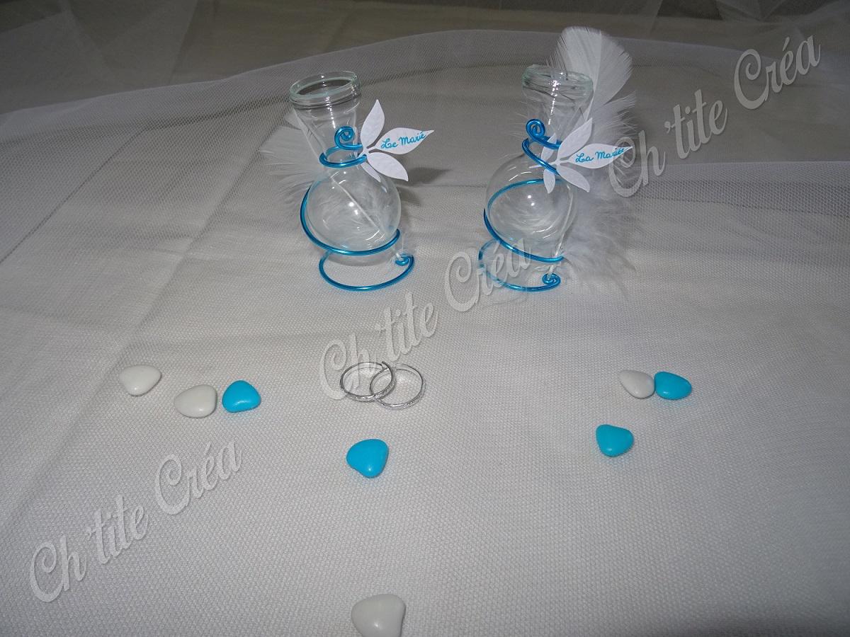 Marque place fiole verre pour fleur, mariage 4 éléments, avec plume et fil d'alu, blanc et turquoise