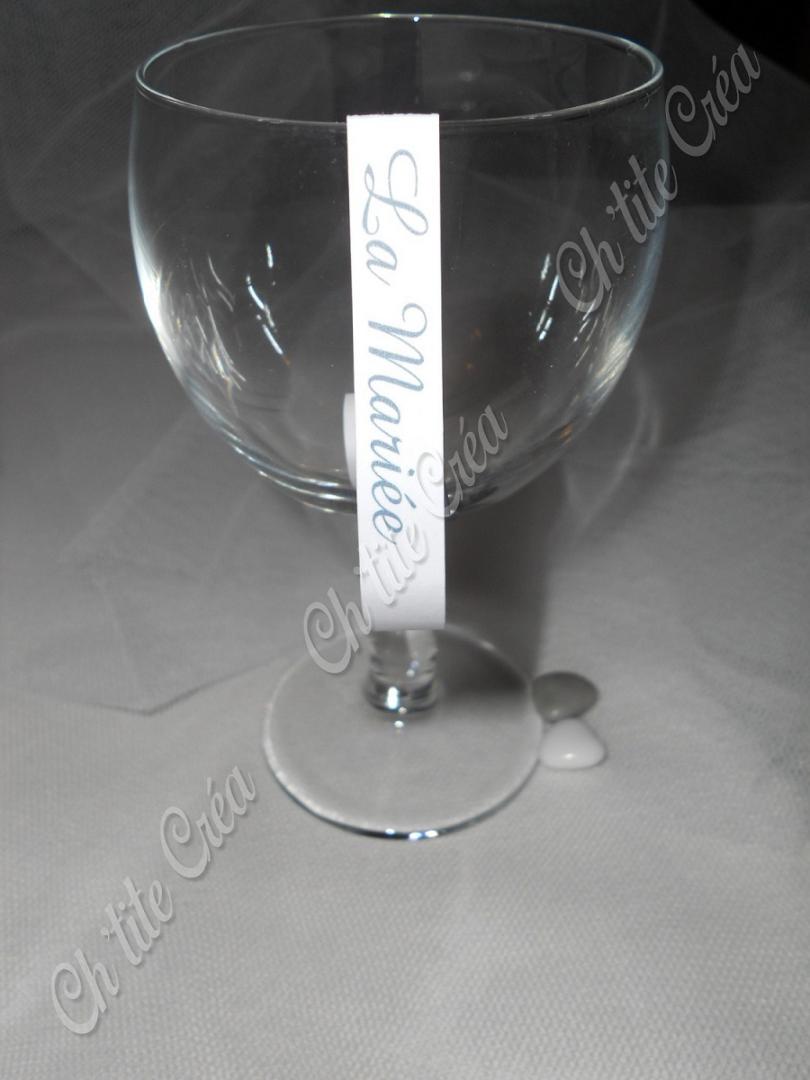 Marque place coeur mariage pochette noeud, à posr sur le bord du verre, blanc et gris