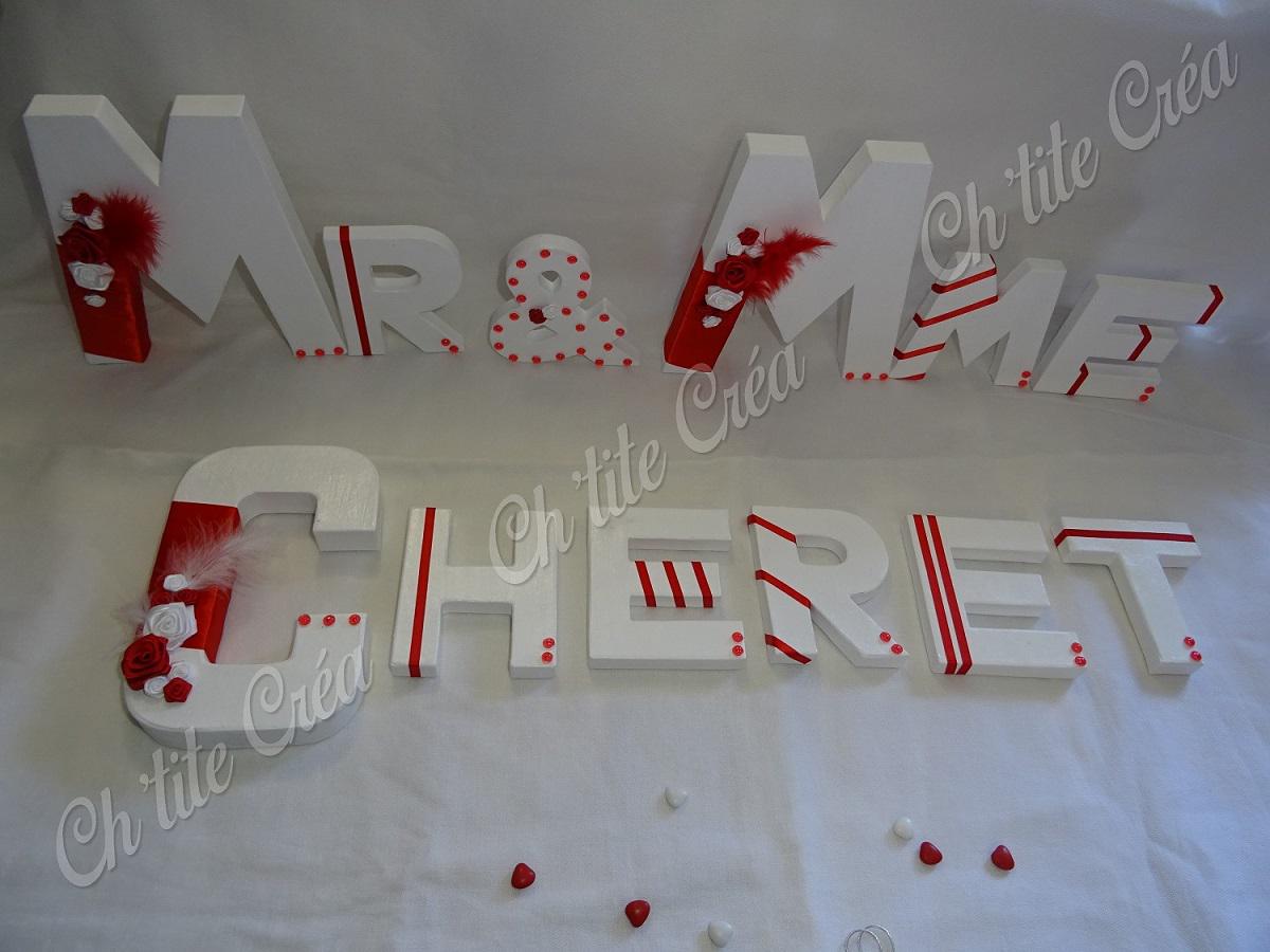 Nom des mariés, mariage coeur et roses, décorées selon le thème du mariage, blanc et rouge