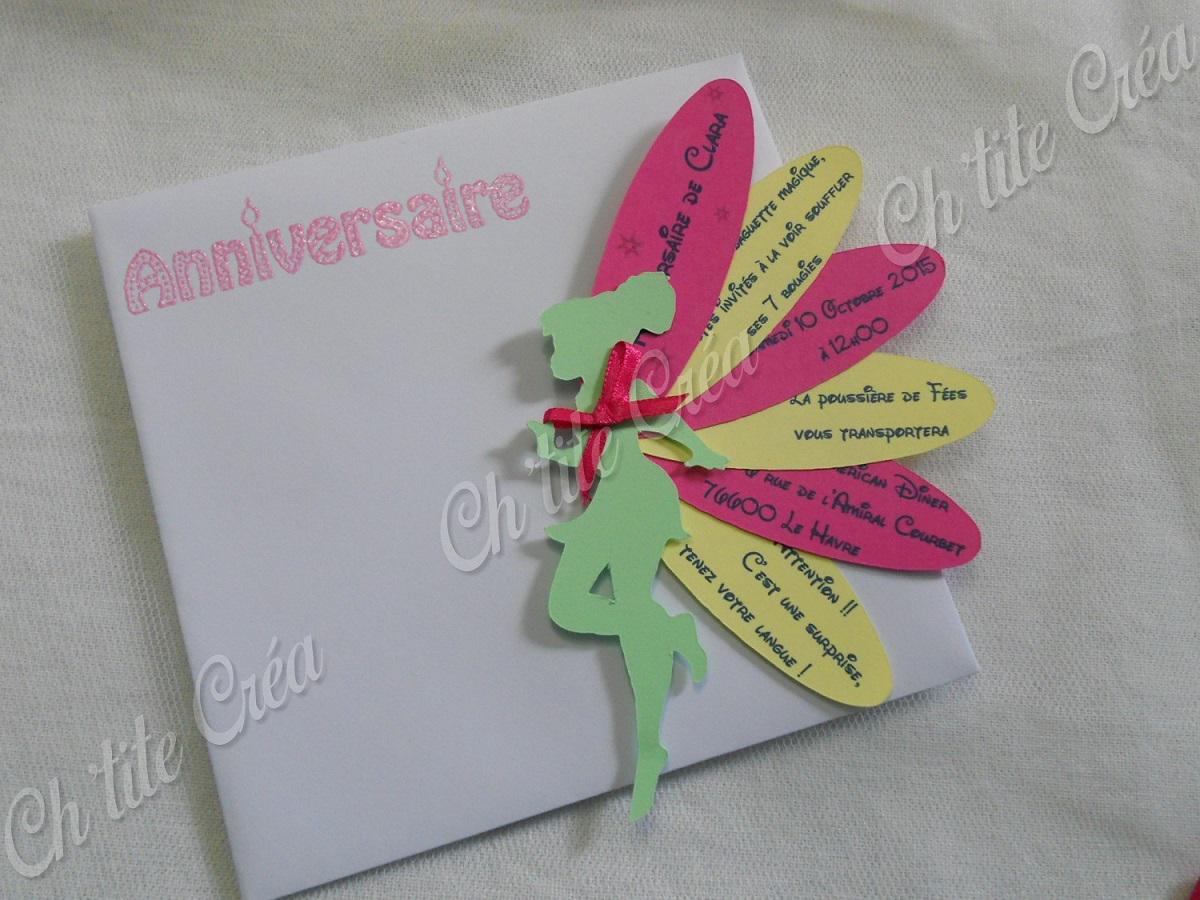 Faire part anniversaire fée Clochette, texte sur les ailes, vert rose fushia et jaune clair