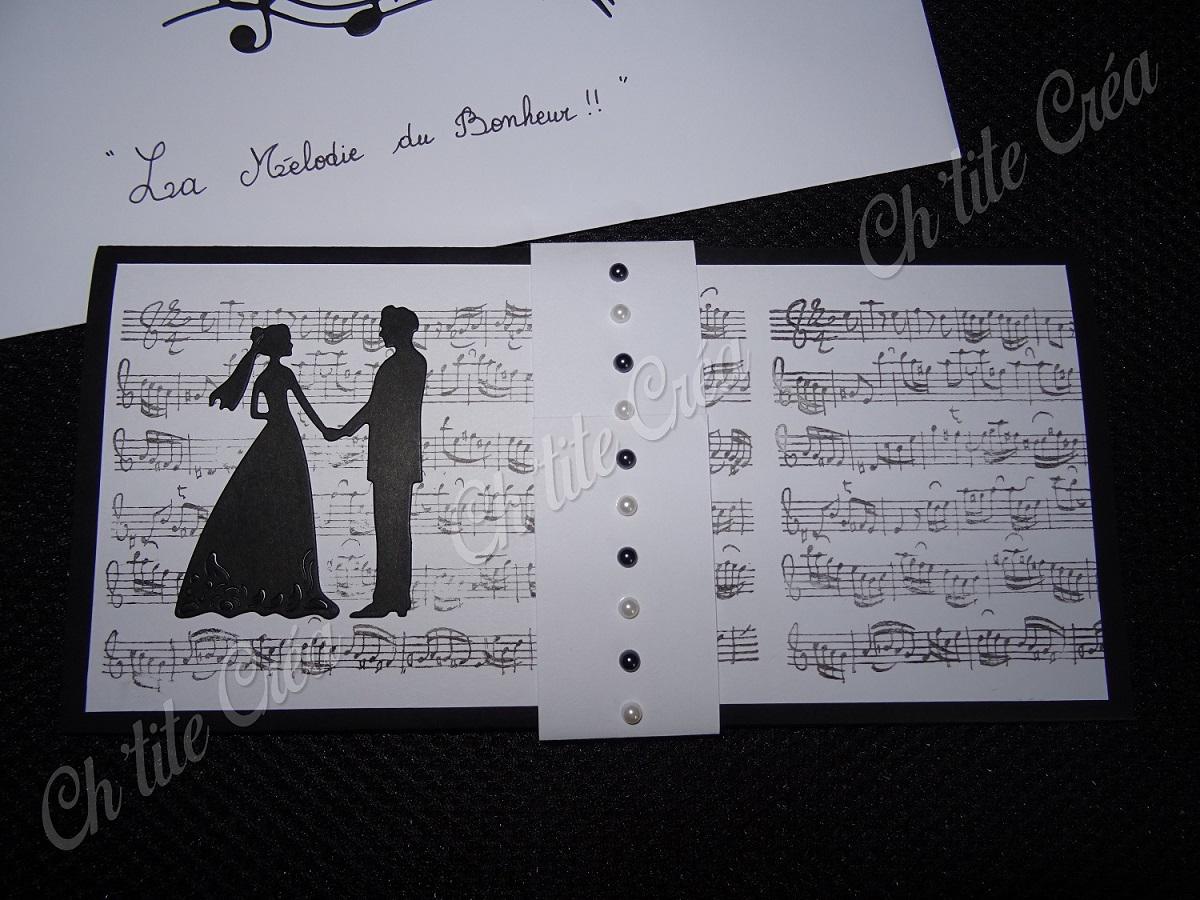 Carte mariage, thème musique, version pochette pour mettre un chèque ou une carte cadeau, avec portée et silhouette de mariés