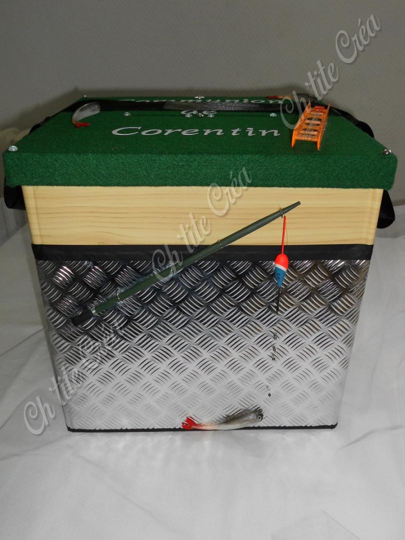 Urne carrée communion pêche, en forme de caisse à pêche, avec poissons, fil et canne à pêche, vert argent noir et bois