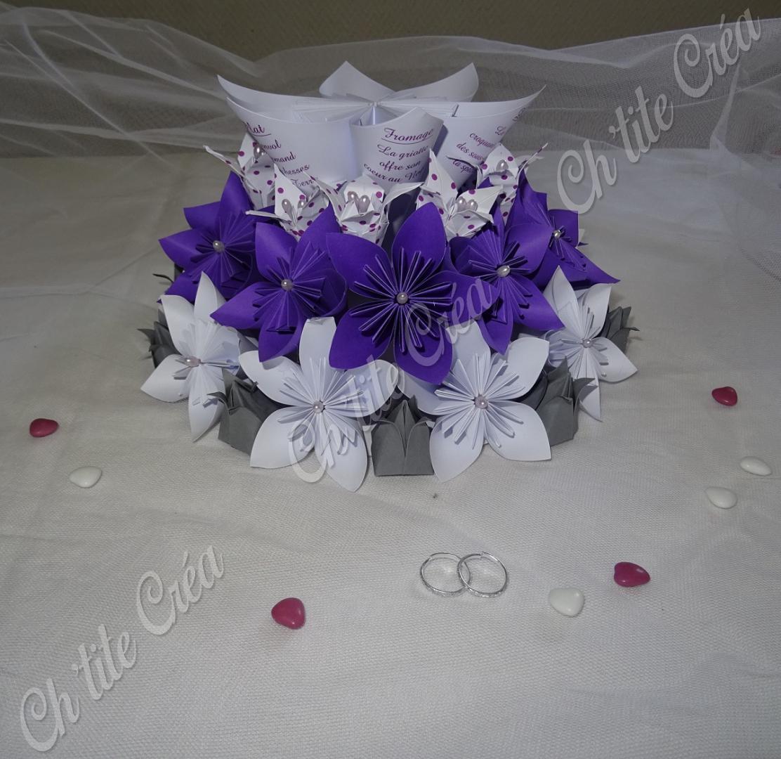 Composition de fleurs en origami avec étaminies, menu grande fleur amovible, mariage oui pochette, 1 plat par pétale, blanc violet et gris