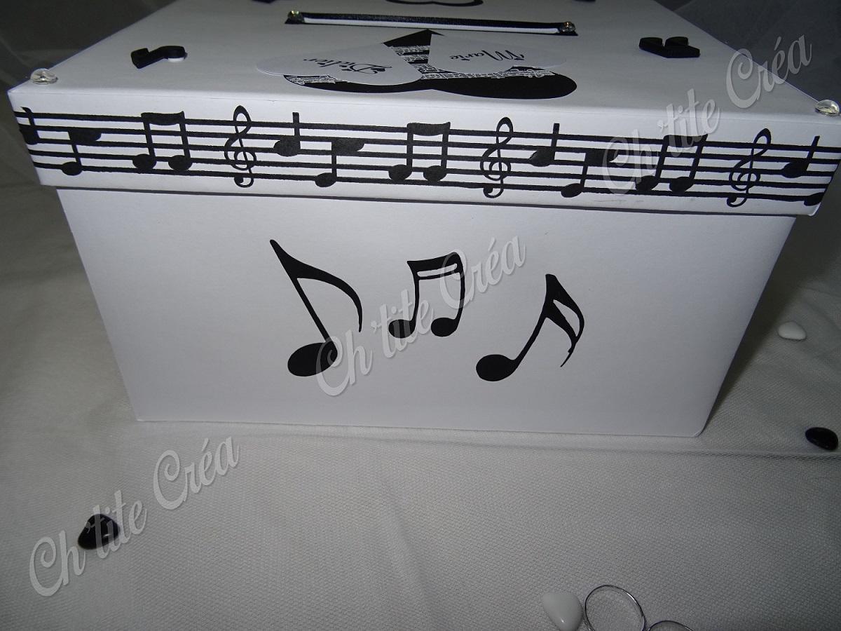Urne carrée anniversaire de mariage musique, avec portée et notes, blanc et noir